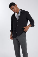 ⁦Tailored Buttoned Shirt - Black⁩ - الصورة ⁦2⁩